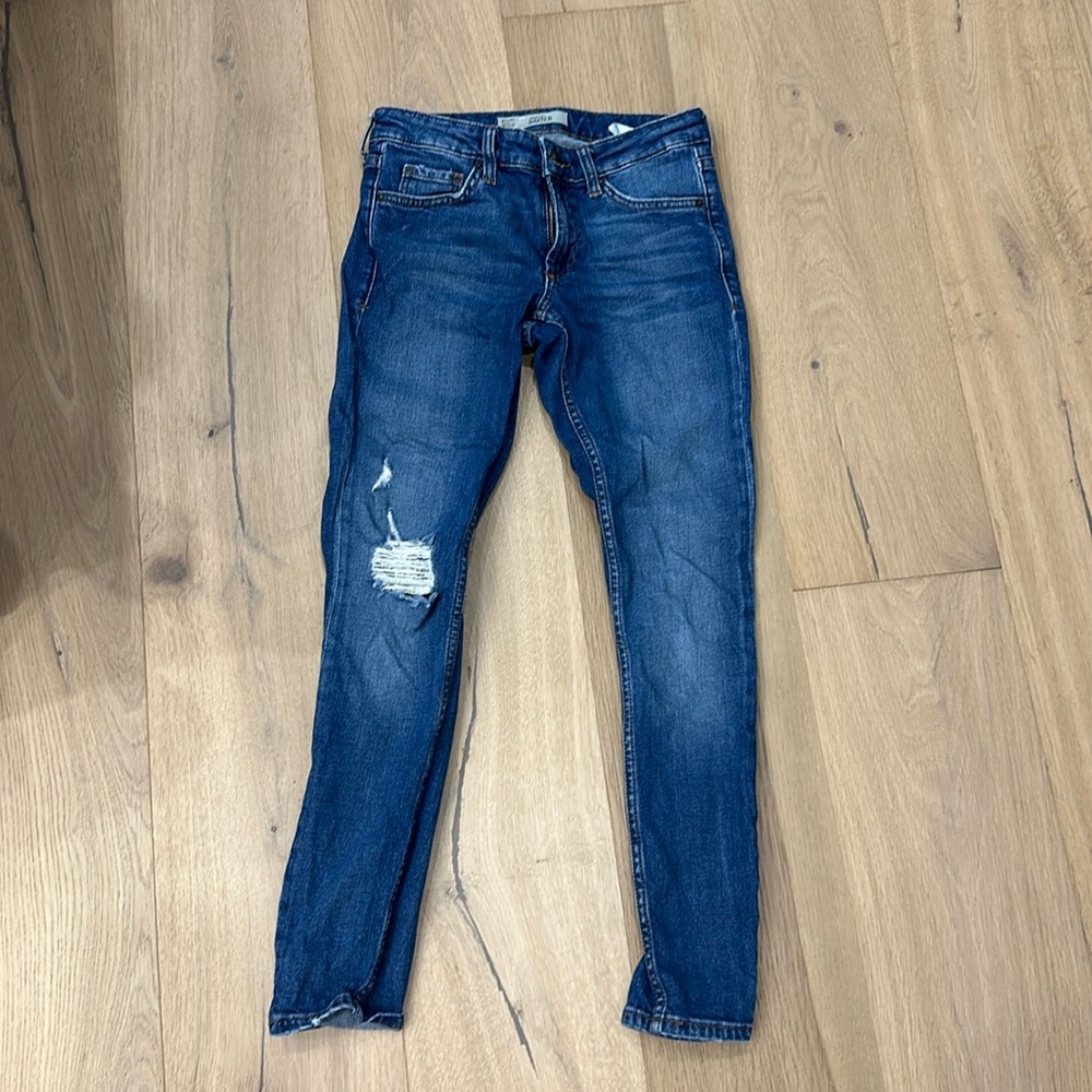 EUC SIZE 25 TOPSHOP BAXTER RIPPED JEANS